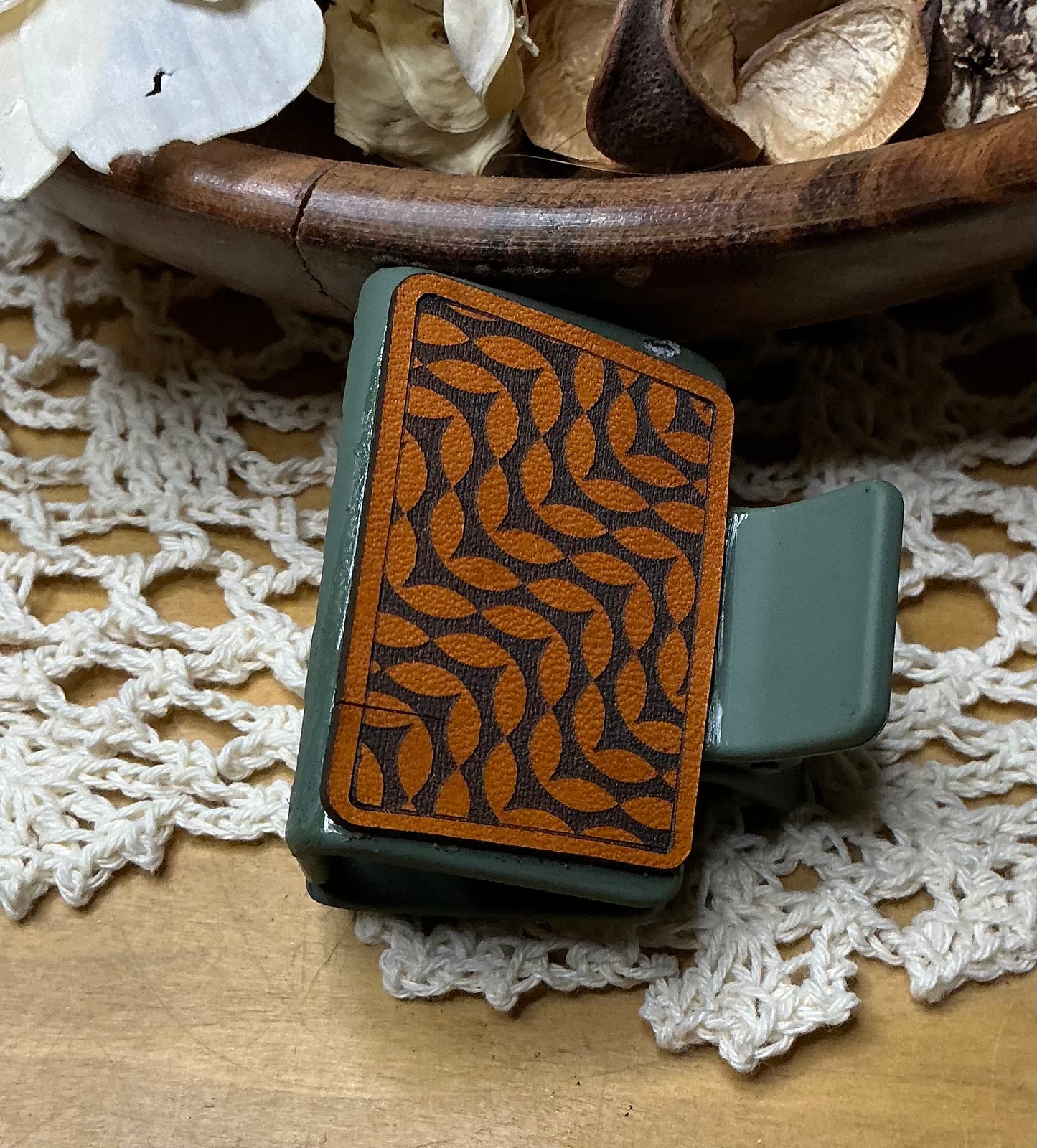 Leaves Leather Hair Clip - Small 2"