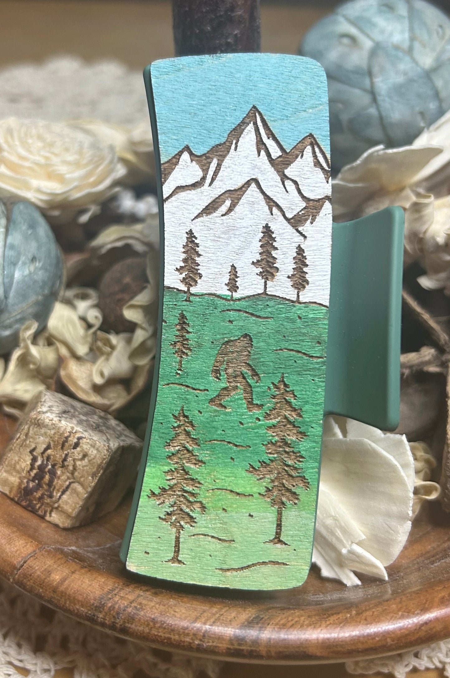 Wooden 3D Bigfoot Mountain View Hair Claw Clip – 4"