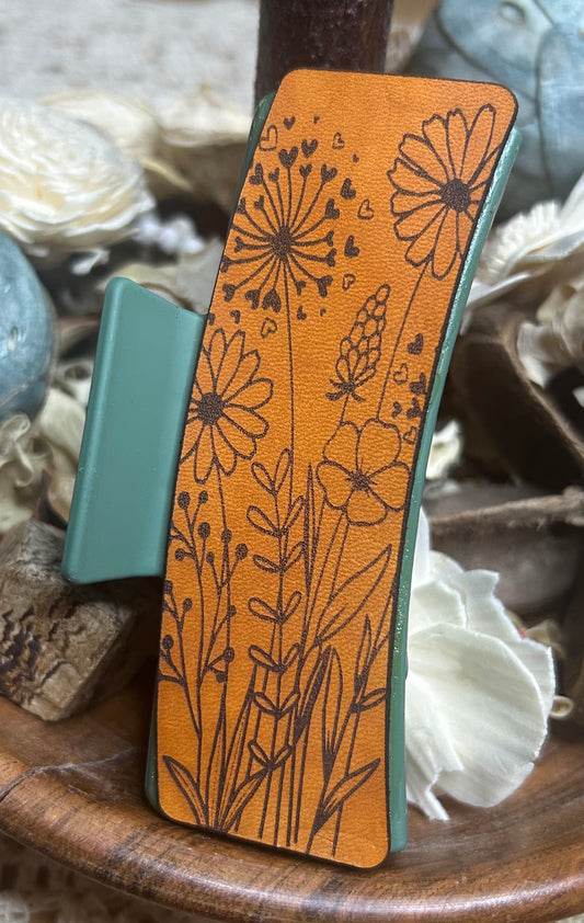 Wildflowers Engraved Leather Hair Claw Clip – Green 4"