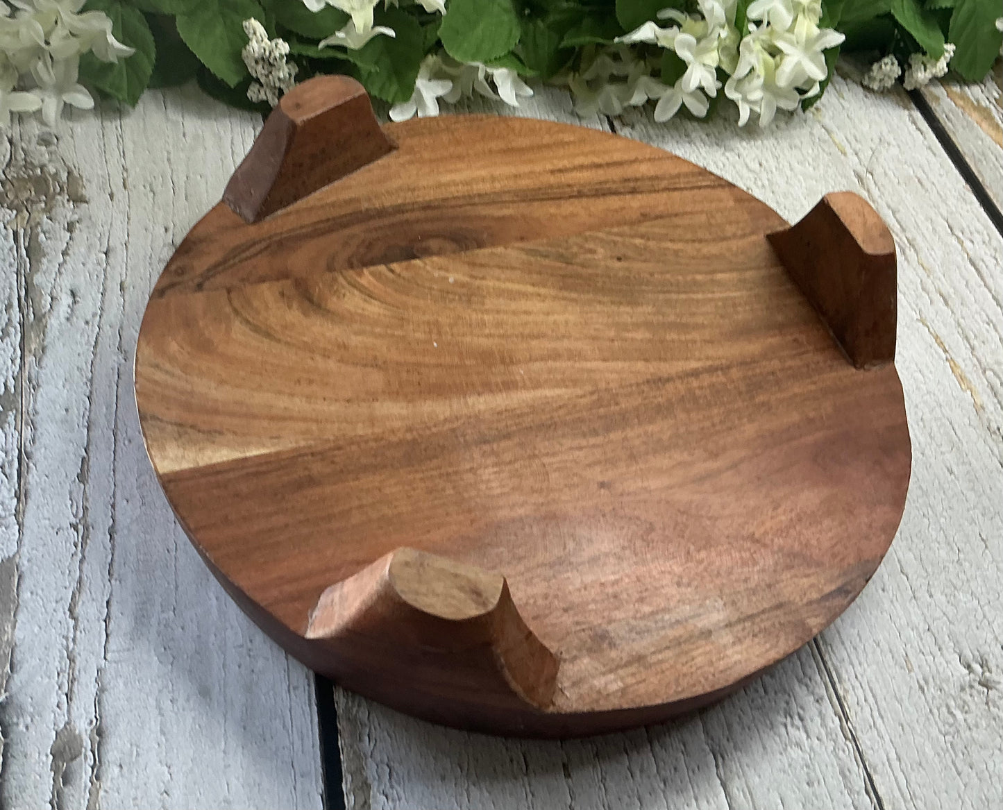 Wood Raised Stand – Flowers Engraved